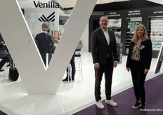 Stefan Windhager en Birgit Schörghofer van Vénilia Décor, een PVC-productiebedrijf met een gemoderniseerde productielocatie die teruggaat tot 1960.      